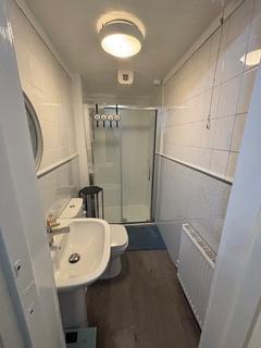 3 bedroom flat to rent, Bernard Terrace, Newington, Edinburgh, EH8