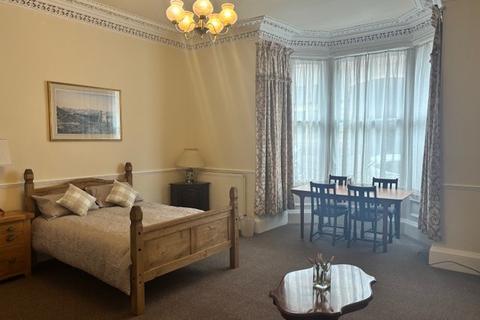 3 bedroom flat to rent, Bernard Terrace, Newington, Edinburgh, EH8
