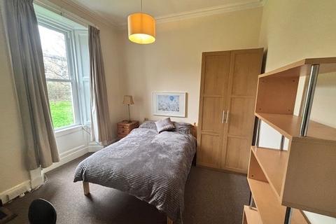 3 bedroom flat to rent, Bernard Terrace, Newington, Edinburgh, EH8