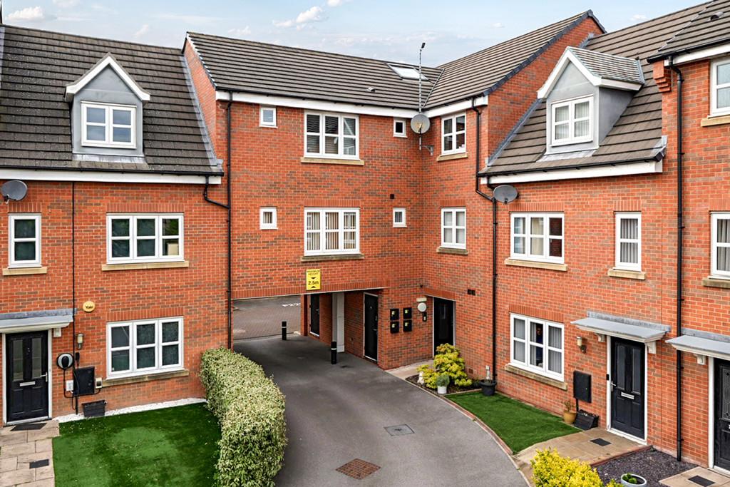 14 Fieldfare Close