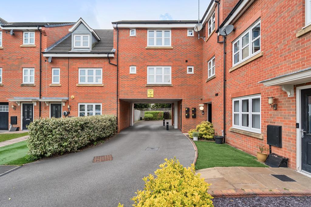 14 Fieldfare Close