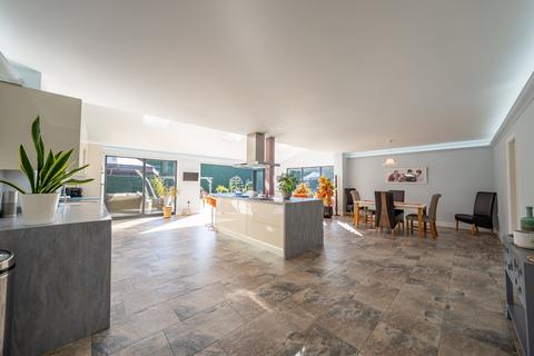 4 bedroom detached house for sale, Ruperra Close, Old St Mellons