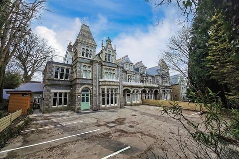 Studio to rent, Truro