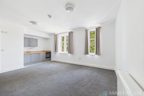 Studio to rent, Truro