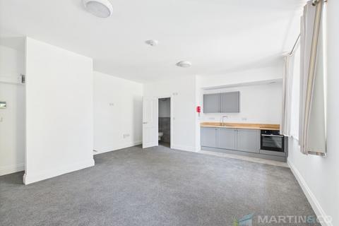 Studio to rent, Truro