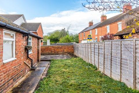 3 bedroom terraced house for sale, Victoria Road, Rushden NN10
