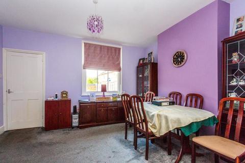 3 bedroom terraced house for sale, Victoria Road, Rushden NN10