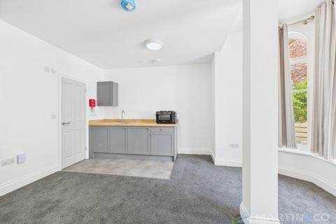 Studio to rent, Truro