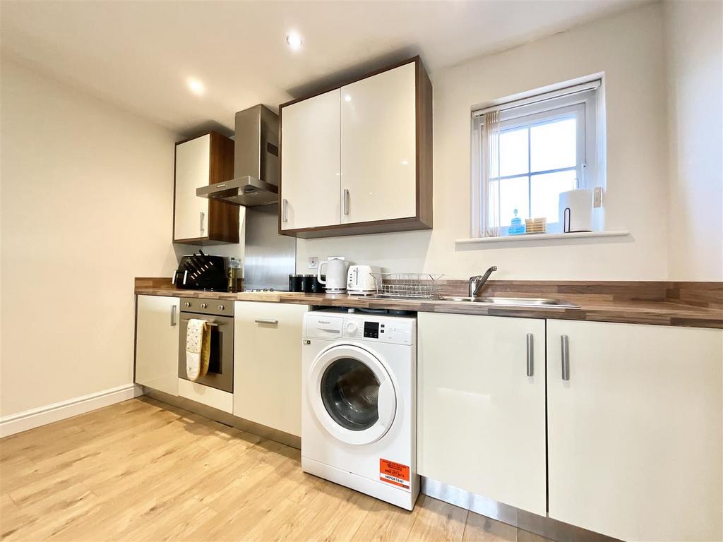 Kitchen / Lounge