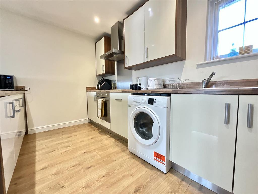 Kitchen / Lounge