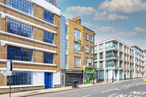 Studio to rent, Goswell Road, London EC1V