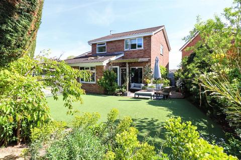 4 bedroom detached house for sale, Beautifully extended home in Newport Close, Clevedon