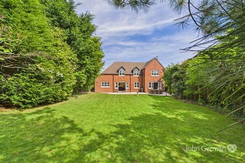 9 Stanway Close, Uttoxeter, ST14 8UZ