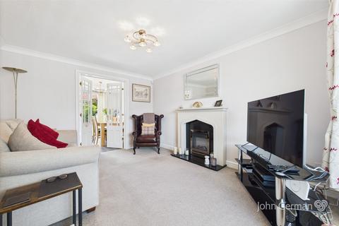 21 Robin Close, Uttoxeter, ST14 8TP
