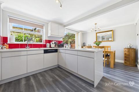 21 Robin Close, Uttoxeter, ST14 8TP