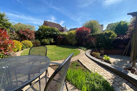 21 Robin Close, Uttoxeter, ST14 8TP