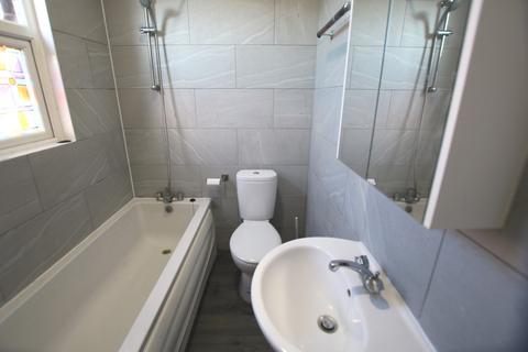 Studio to rent, High Road, Wembley, London, HA0