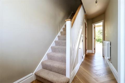 4 bedroom semi-detached house for sale, Found between Clevedon Town Centre and Seafront