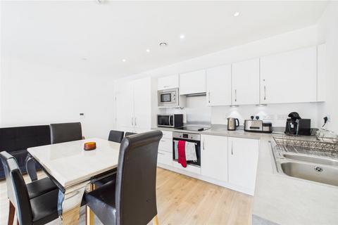3 bedroom flat for sale, Chamberlain Court, 11 Ironworks Way, London, E13 9GF