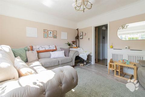 2 bedroom semi-detached house for sale, Goldings Crescent, Basildon SS16