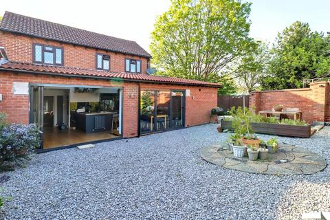 4 bedroom end of terrace house for sale, Popular residential location in Clevedon