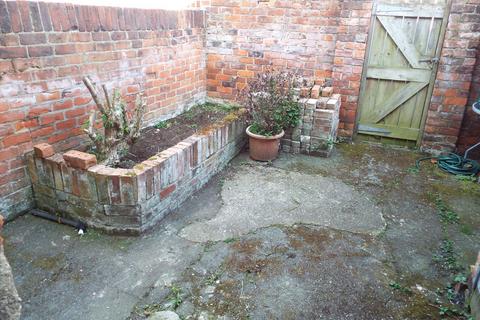 2 bedroom terraced house to rent, 7 Alandale