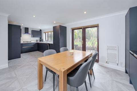 5 bedroom detached house for sale, Balmoral Gardens, Sanderstead CR2