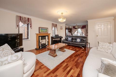 9 Balmoral Gardens, South Croydon, CR2 0HN