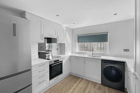 3 bedroom apartment to rent, Anstey Way, Cambridge CB2