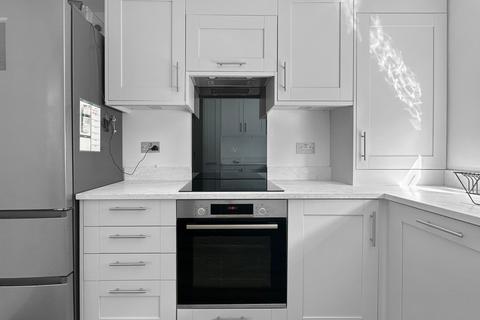 3 bedroom apartment to rent, Anstey Way, Cambridge CB2