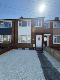 2 bedroom terraced house to rent, Springfield Avenue, Morley LS27