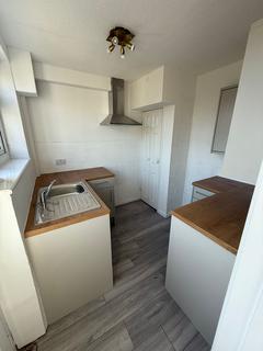 2 bedroom terraced house to rent, Springfield Avenue, Morley LS27