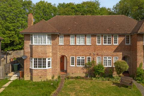 2 bedroom ground floor flat for sale, Springfield Close, Stanmore HA7