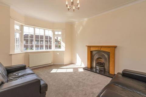 2 bedroom ground floor flat for sale, Springfield Close, Stanmore HA7