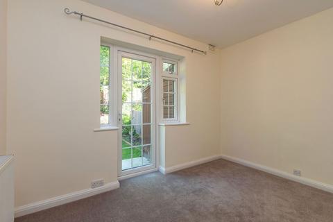 2 bedroom ground floor flat for sale, Springfield Close, Stanmore HA7