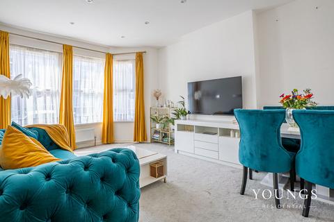 1 bedroom flat for sale, Brightwell Avenue, Westcliff-On-Sea, SS0