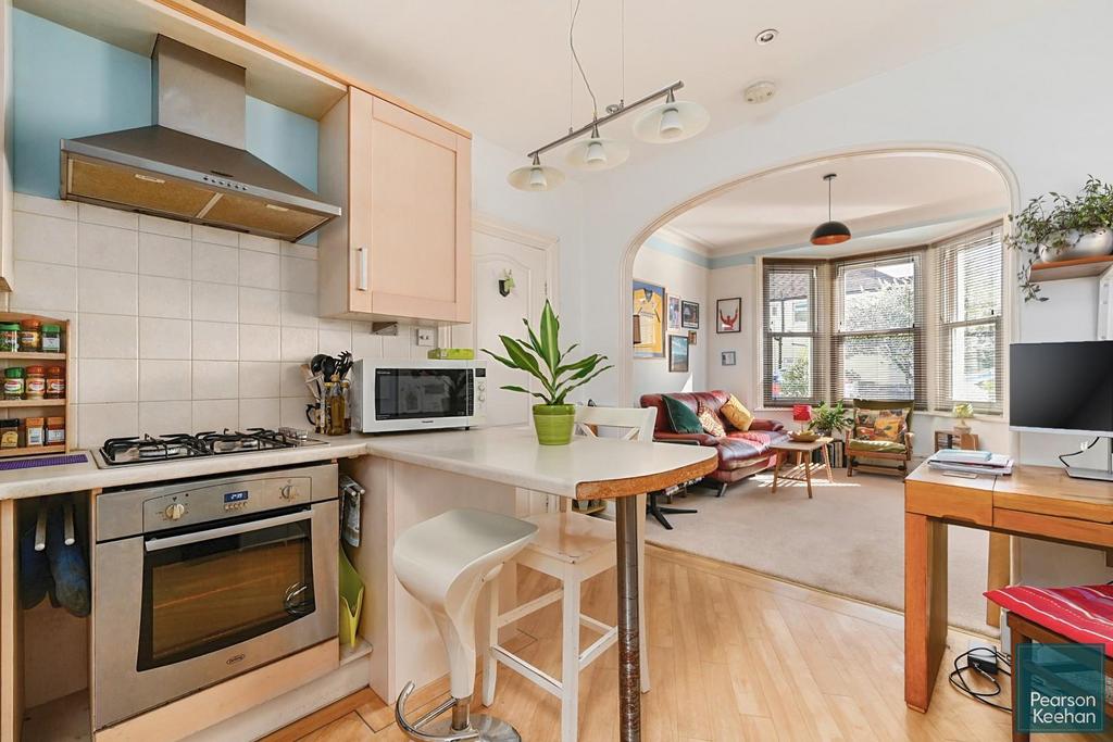 13 Marine Ave. BN3 (10).jpg