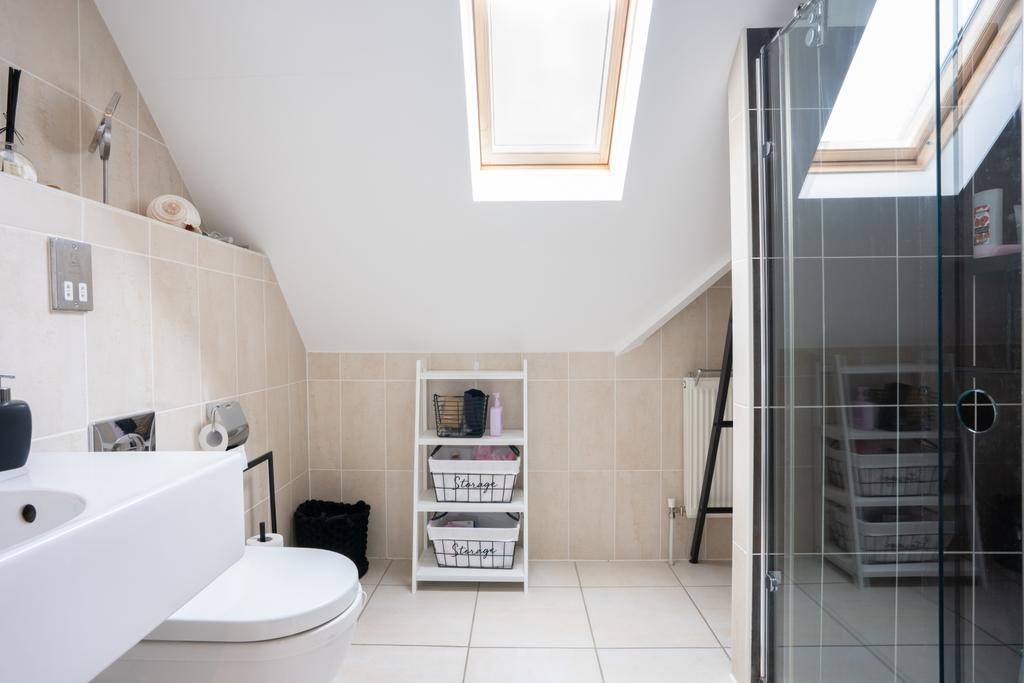 2 wellwood close-04 - top floor ensiute