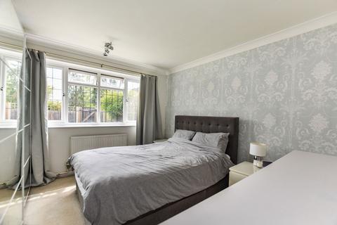 97 Dorking Road, Epsom, KT18 7JZ