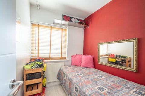 4 bedroom semi-detached house for sale, Holders Hill Road, Mill Hill East, London, NW7