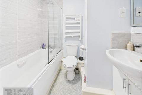 2 bedroom apartment for sale, Pound Hill, Crawley