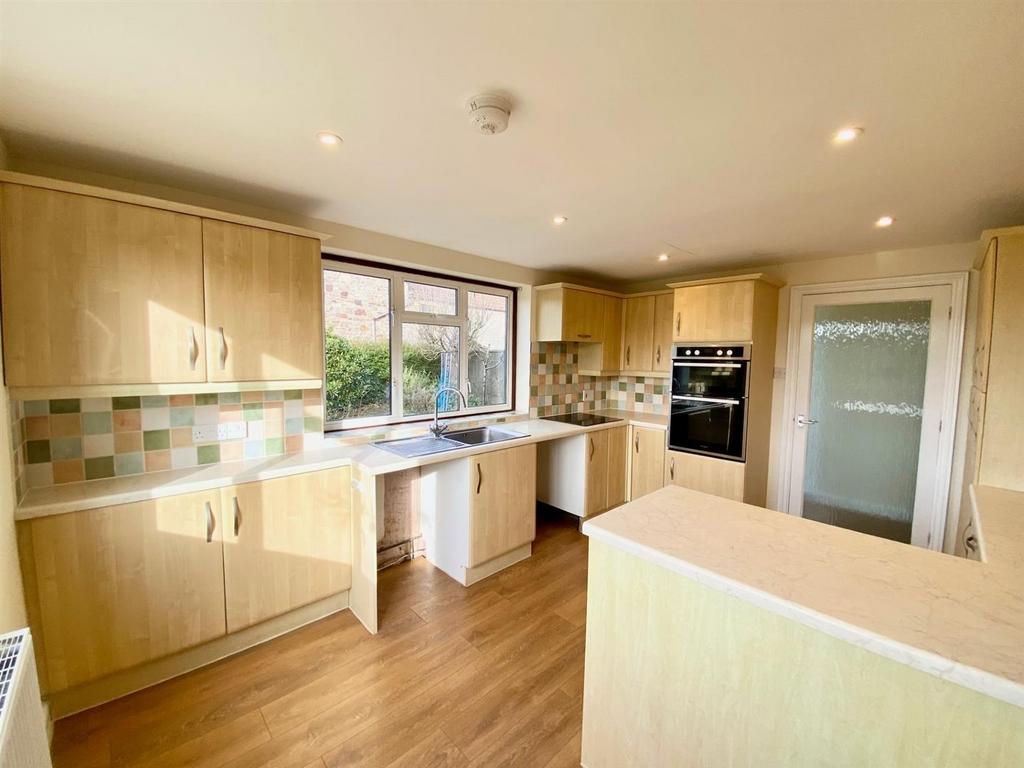 Kitchen 4.jpg