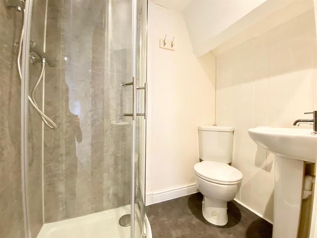 Ensuite 2.jpg