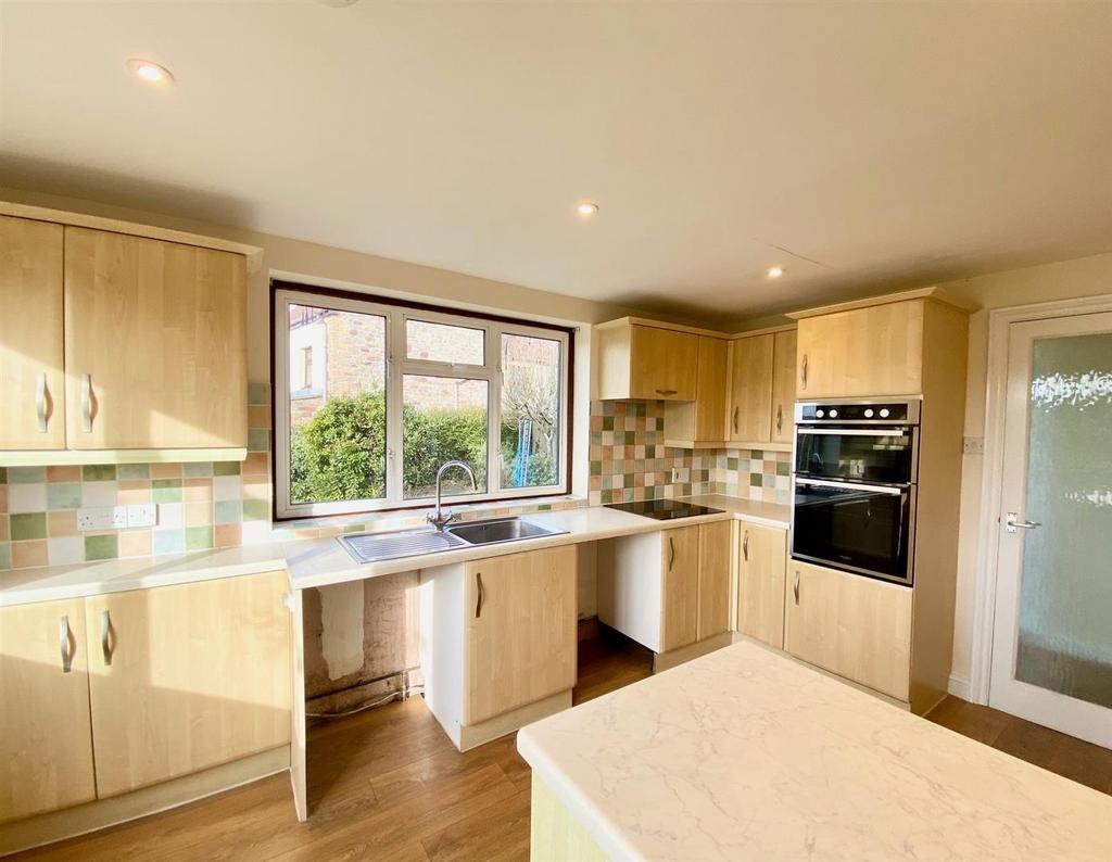 Kitchen 3.jpg