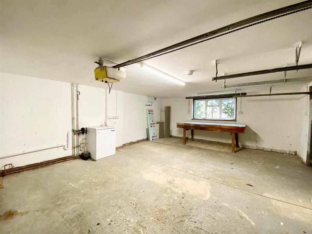 Garage.jpg