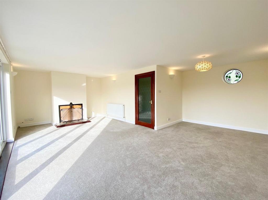 Lounge 2.jpg