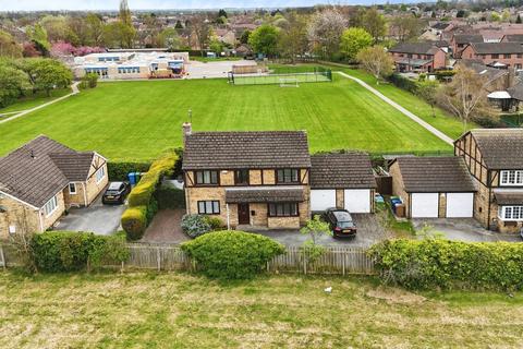4 bedroom detached house for sale, Ashdene Close, Willerby, Hull, HU10 6LW