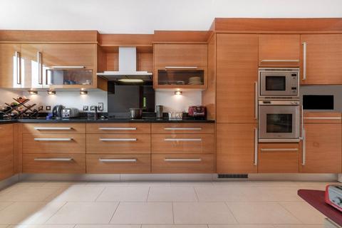 3 bedroom flat for sale, Charlwood House, 6 Strand Drive, Richmond, Surrey