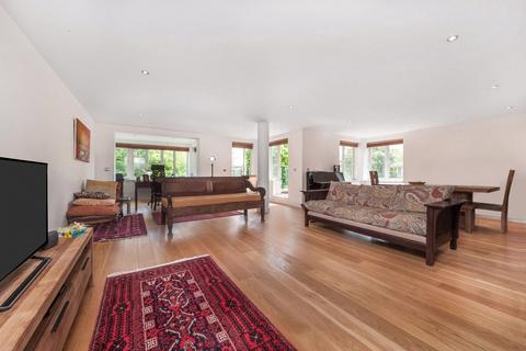 3 bedroom flat for sale, Charlwood House, 6 Strand Drive, Richmond, Surrey