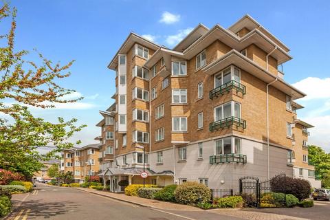 3 bedroom flat for sale, Charlwood House, 6 Strand Drive, Richmond, Surrey
